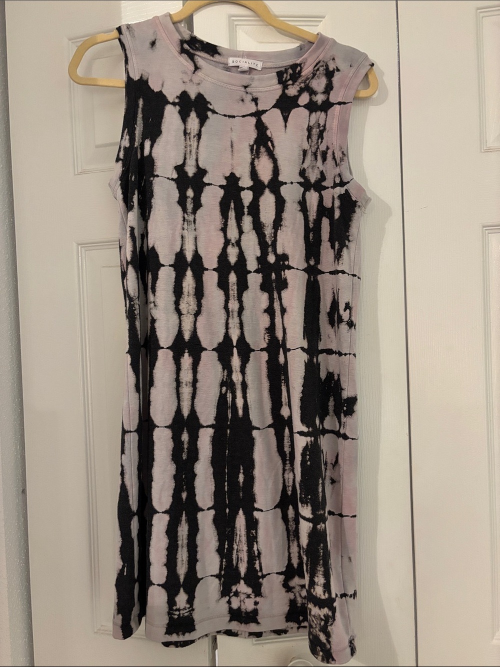 Socialite Sleeveless abstract Dress